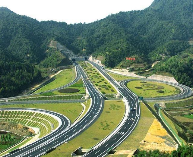 福建省第三大地级市,常住人口不到300万,森林覆盖率近80%