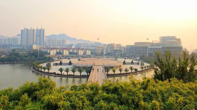 云南最争气的城市,人口没保山多,面积没丽江大,却能紧追红河