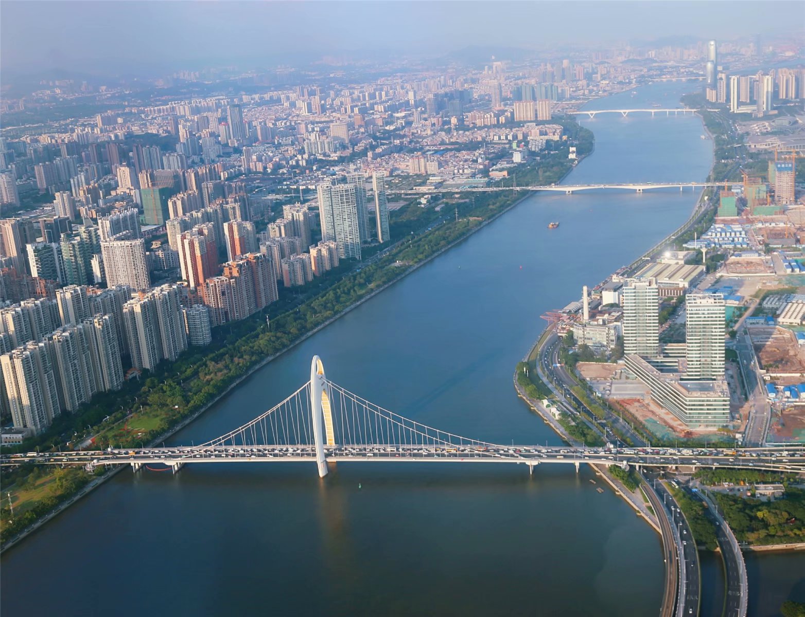 中国两大人口破亿的省份，均是经济大省，超越了93%的国家
