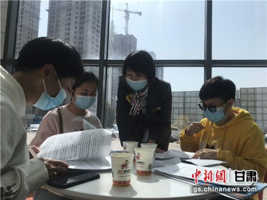 甘肃人口_甘肃省人口自然增长率首次低于4&permil;(2)