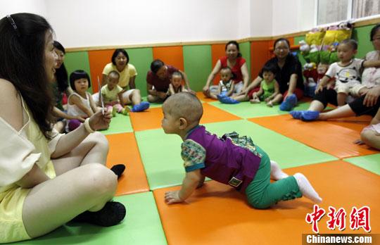 中国人口问题_2019年中国有多少人口?人口众多带来的问题有哪些?2050年中国