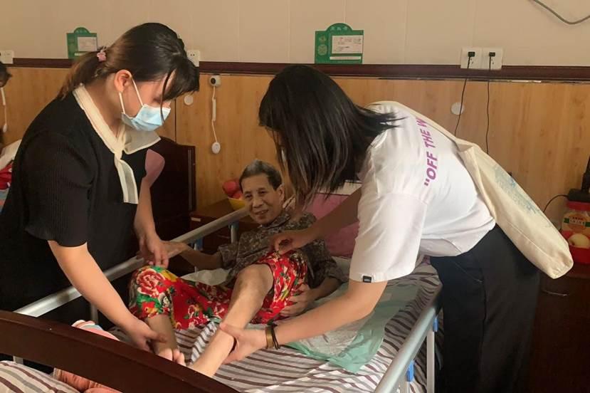 中国老龄化人口_构建中国特色人口老龄化应对方略
