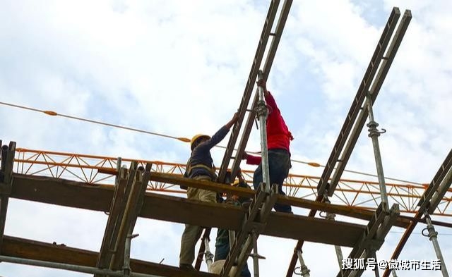 上海市人口_中国这个巨无霸城市,相当于2个浙江31个上海,总人口却不足8万
