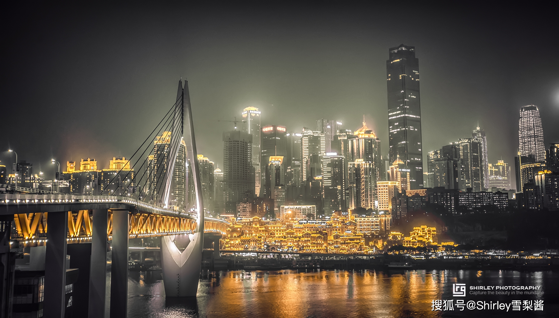香港面积和人口_西部唯一的超大城市,人口突破3000万,面积约等于74个香港